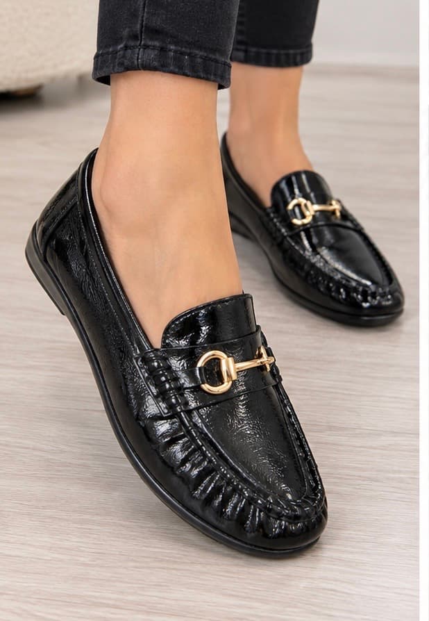 Loafers μαυμε χρυσή αγκράφα 