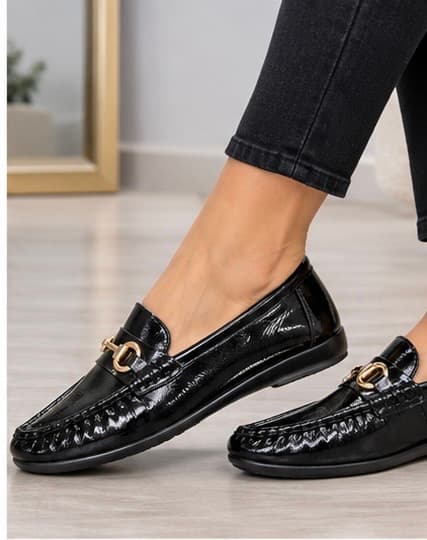 Loafers μαυμε χρυσή αγκράφα 