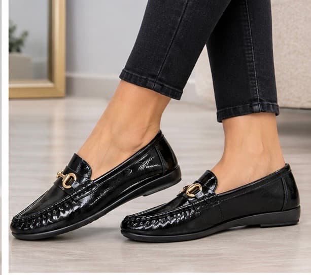 Loafers μαυμε χρυσή αγκράφα 