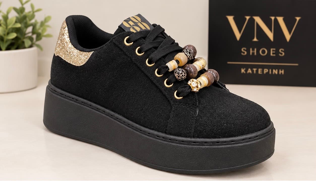 Μαυρα suede sneakers με διακοσμητικά 